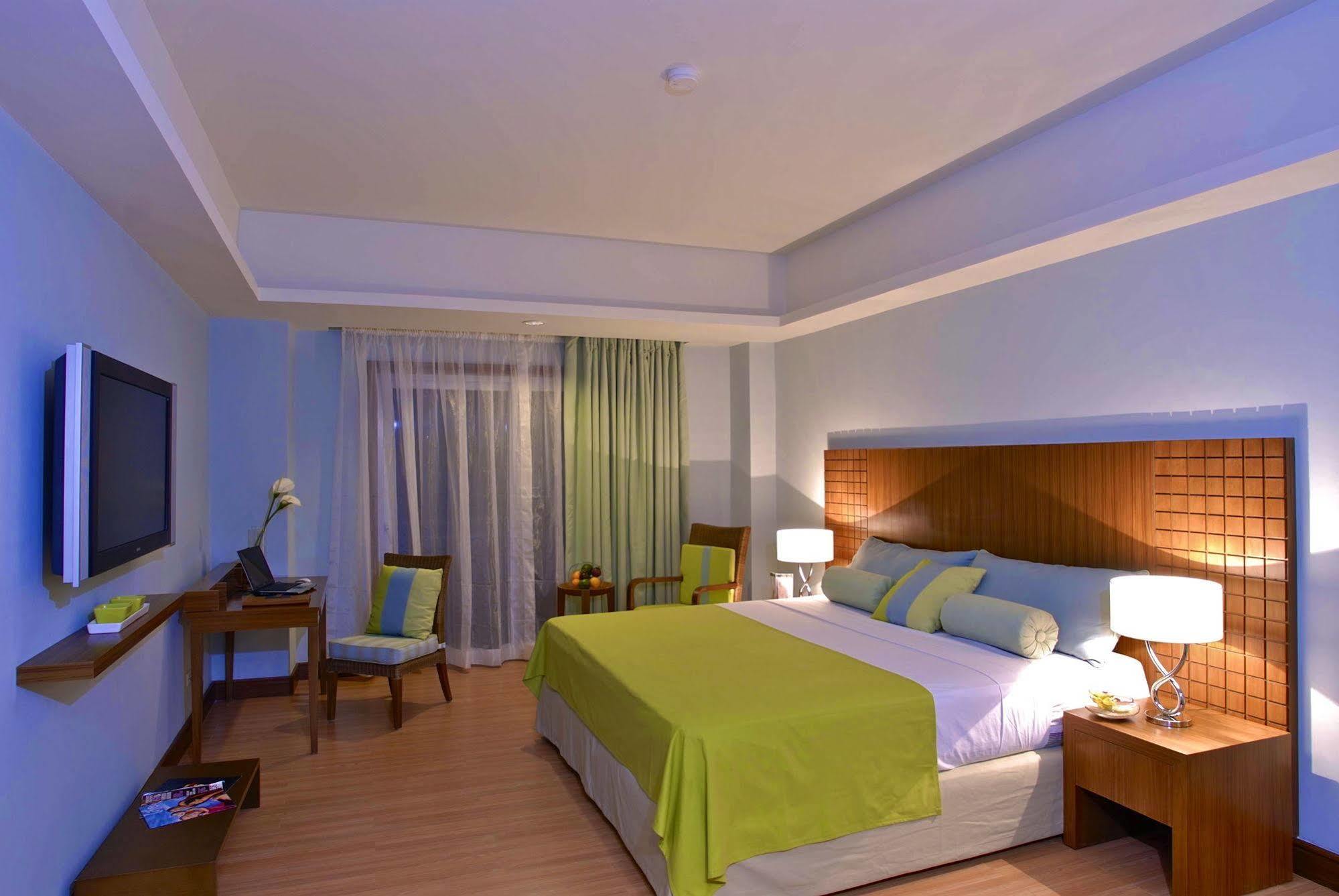 The Lighthouse Marina Resort Olongapo Exteriér fotografie