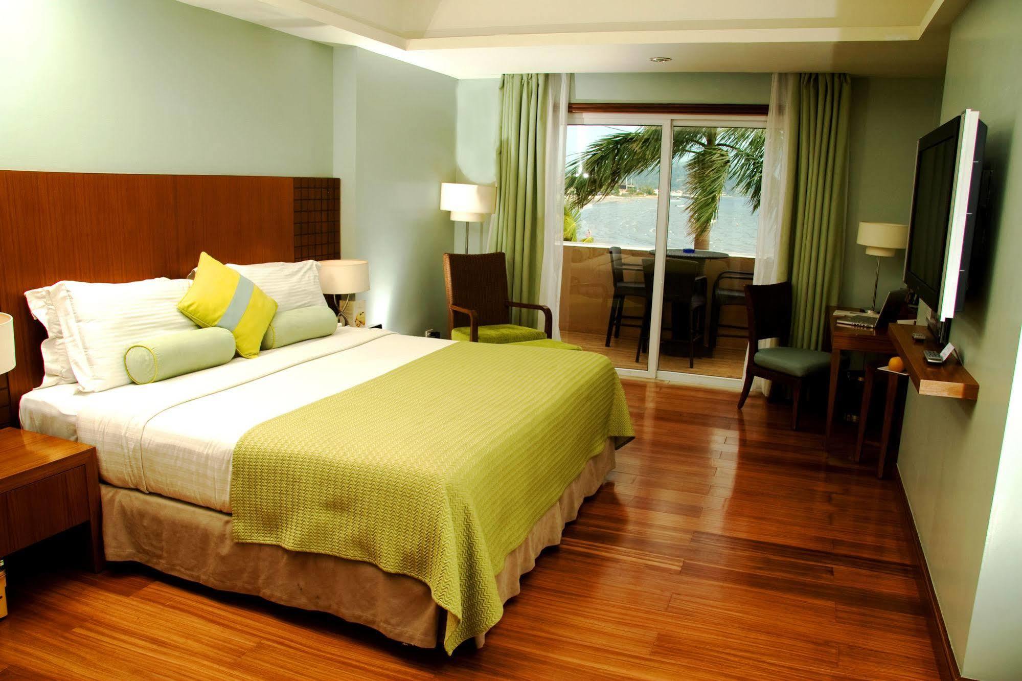 The Lighthouse Marina Resort Olongapo Exteriér fotografie