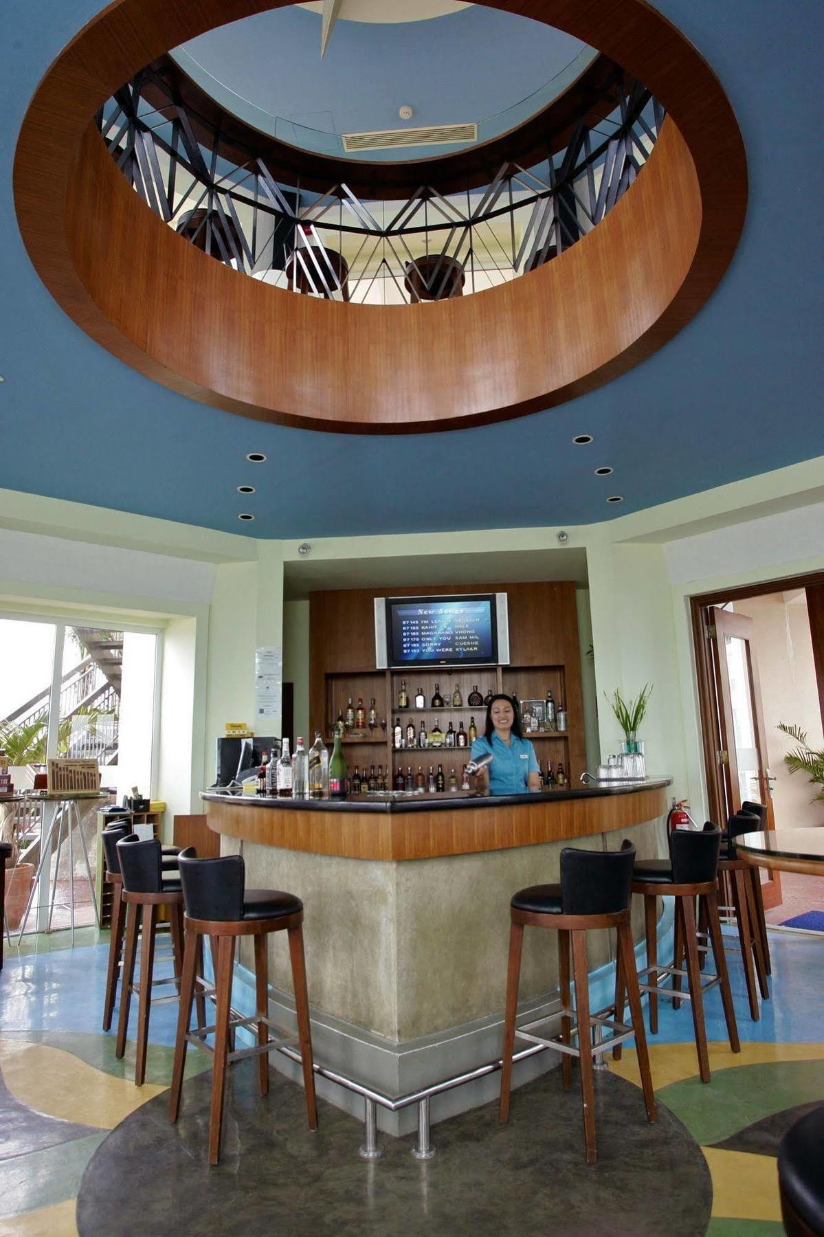 The Lighthouse Marina Resort Olongapo Exteriér fotografie